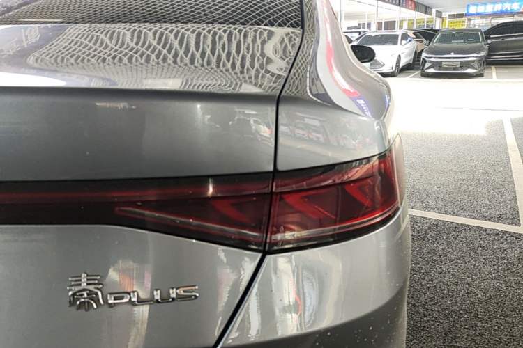 Used BYD Qin PLUS 2021 EV 500KM Premium Model Right Rear Taillight