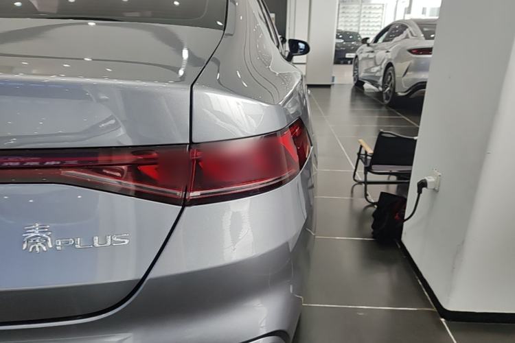 Used BYD Qin PLUS 2021 EV 500KM Luxury Model Right Rear Taillight