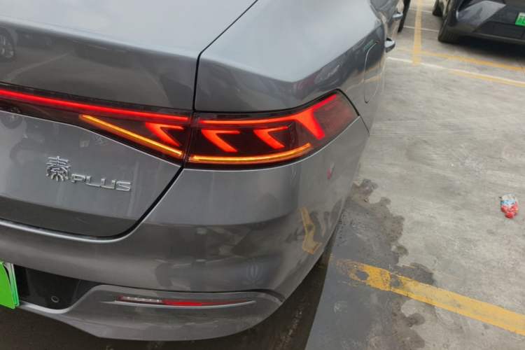 Used BYD Qin PLUS 2021 DM-i 55KM Flagship Model Right Rear Taillight