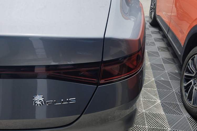 Used BYD Qin PLUS 2021 EV 500KM Luxury Model Right Rear Taillight