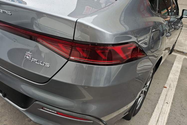 Used BYD Qin PLUS 2021 EV 500KM Luxury Model Right Rear Taillight