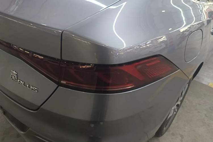 Used BYD Qin PLUS 2021 DM-i 120KM Prestige Model Right Rear Taillight