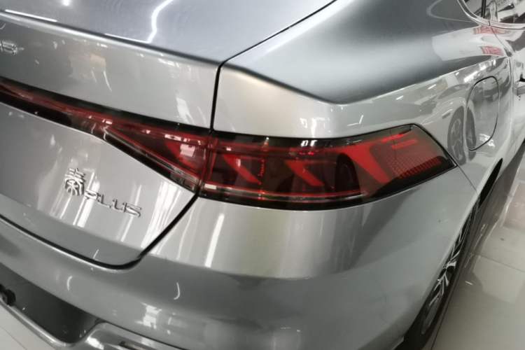 Used BYD Qin PLUS 2021 DM-i 55KM Flagship Model Right Rear Taillight
