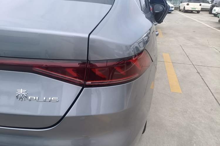 Used BYD Qin PLUS 2021 EV 500KM Luxury Model Right Rear Taillight