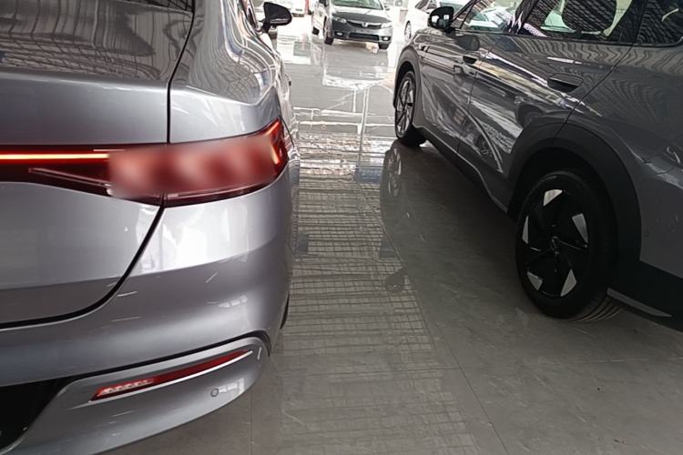 Used BYD Qin PLUS 2021 DM-i 120KM Flagship Model Right Rear Taillight