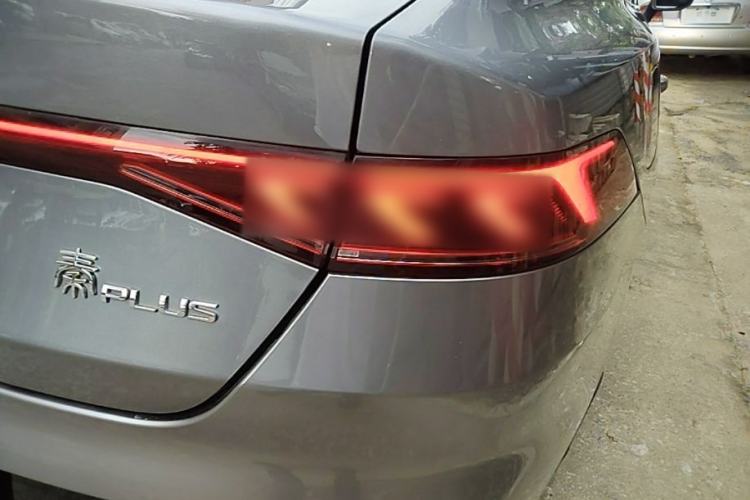 Used BYD Qin PLUS 2021 DM-i 55KM Flagship Model Right Rear Taillight