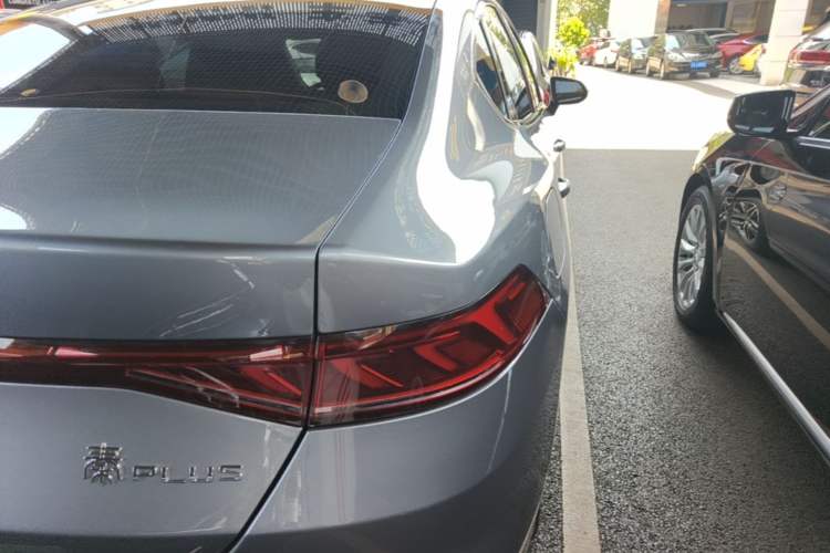 Used BYD Qin PLUS 2021 EV 500KM Premium Model Right Rear Taillight