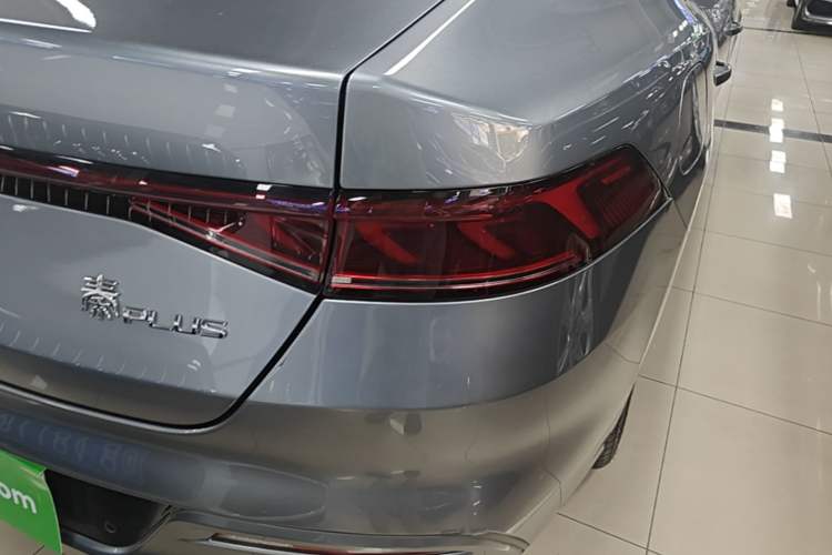 Used BYD Qin PLUS 2021 DM-i 120KM Flagship Model Right Rear Taillight