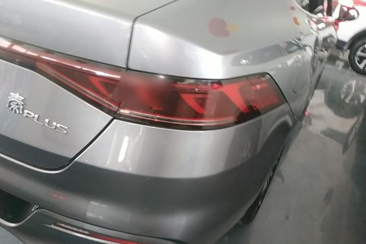 Used BYD Qin PLUS 2021 DM-i 55KM Flagship Model Right Rear Taillight