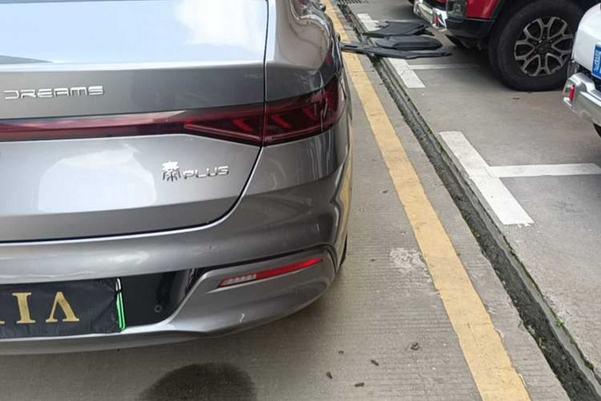 Used BYD Qin PLUS 2021 EV 500KM Luxury Model Right Rear Taillight