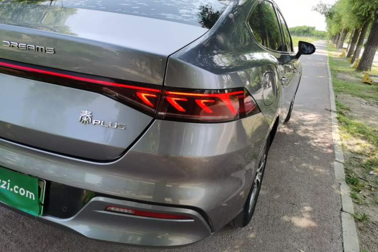 Used BYD Qin PLUS 2021 EV 500KM Luxury Model Right Rear Taillight