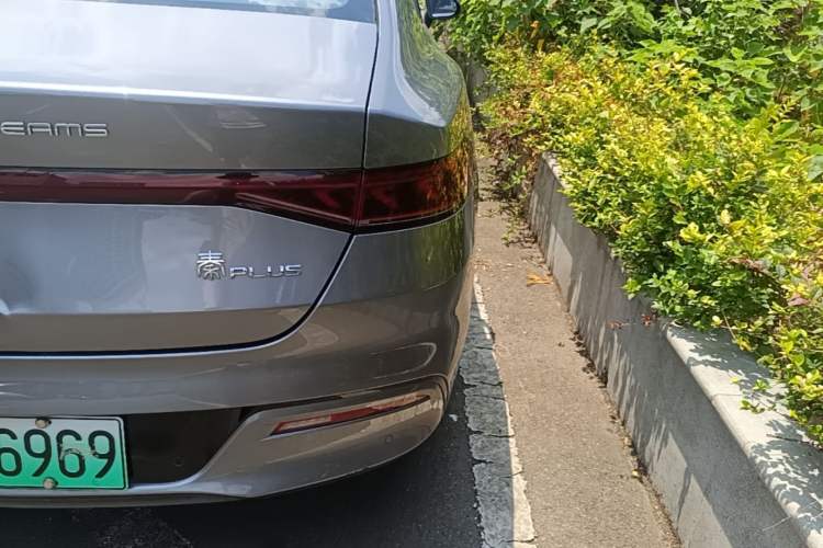 Used BYD Qin PLUS 2021 EV 500KM Luxury Model Right Rear Taillight