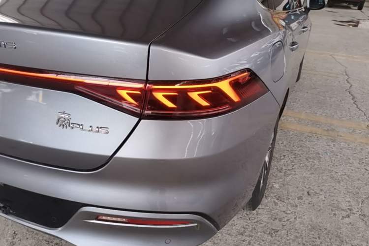 Used BYD Qin PLUS 2021 DM-i 55KM Prestige Model Right Rear Taillight