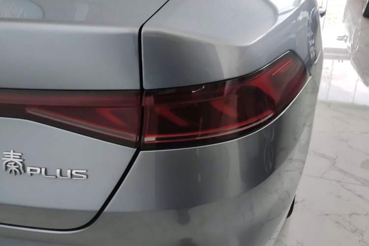 Used BYD Qin PLUS 2021 DM-i 120KM Flagship Model Right Rear Taillight