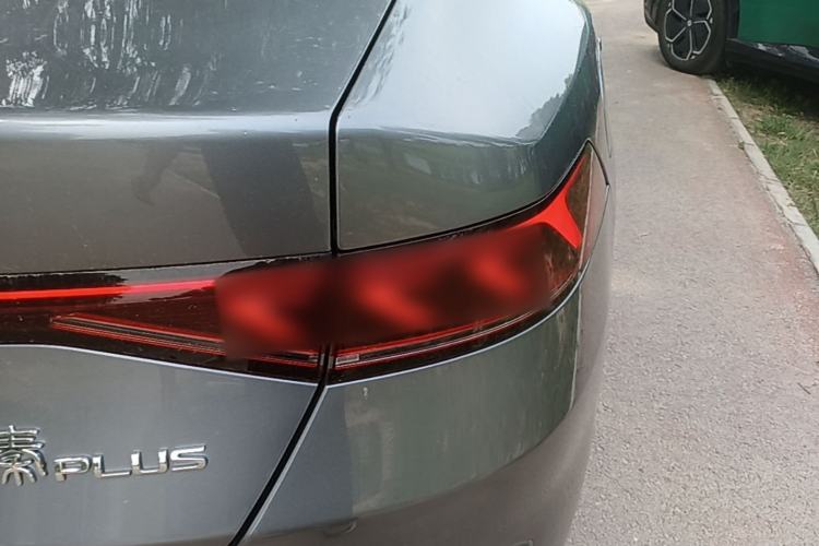 Used BYD Qin PLUS 2021 EV 500KM Luxury Model Right Rear Taillight