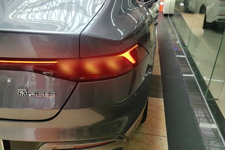 Used BYD Qin PLUS 2021 DM-i 55KM Flagship Model Right Rear Taillight
