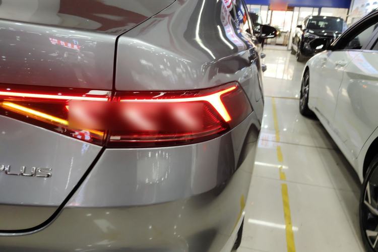 Used BYD Qin PLUS 2021 EV 400KM Luxury Model Right Rear Taillight
