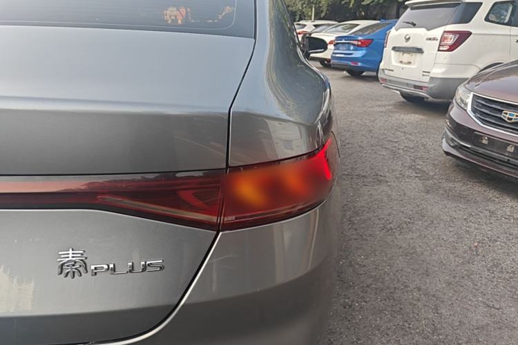 Used BYD Qin PLUS 2021 EV 500KM Premium Model Right Rear Taillight