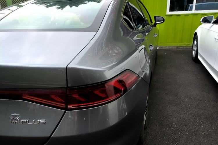 Used BYD Qin PLUS 2021 EV 500KM Luxury Model Right Rear Taillight