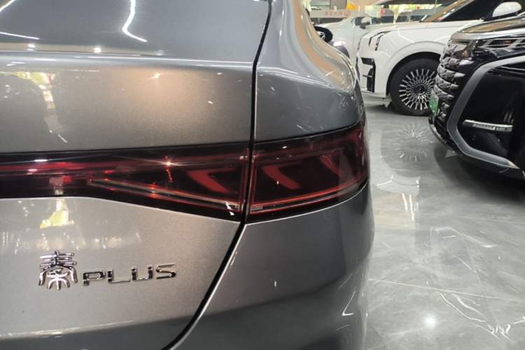 Used BYD Qin PLUS 2021 EV 500KM Luxury Model Right Rear Taillight