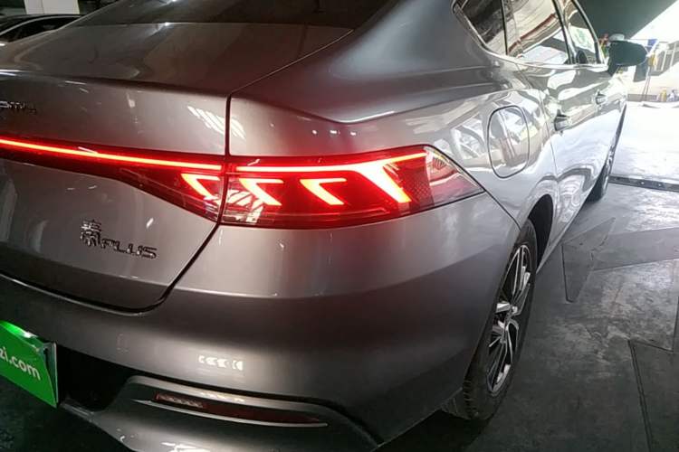 Used BYD Qin PLUS 2021 DM-i 120KM Prestige Model Right Rear Taillight