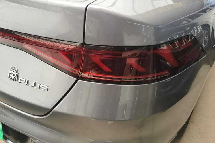 Used BYD Qin PLUS 2021 DM-i 55KM Flagship Model Right Rear Taillight