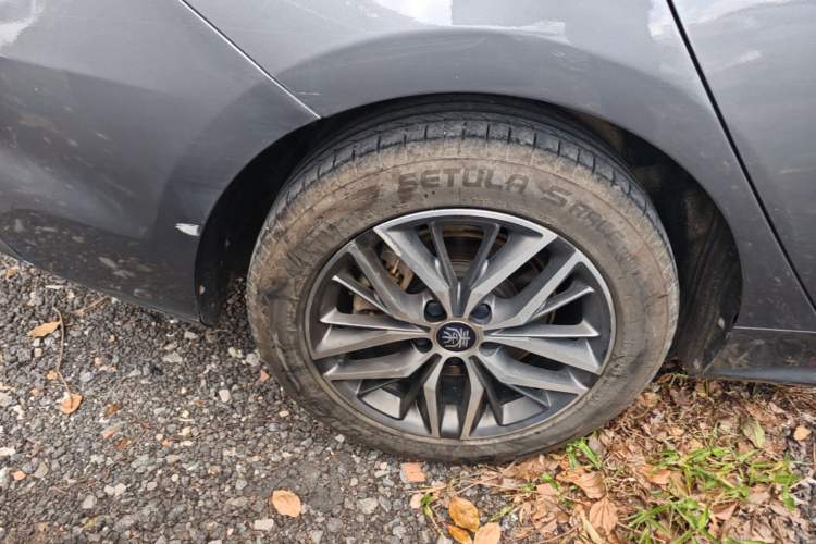 Used BYD Qin PLUS 2021 DM-i 55KM Flagship Model Right Rear Wheel Hub