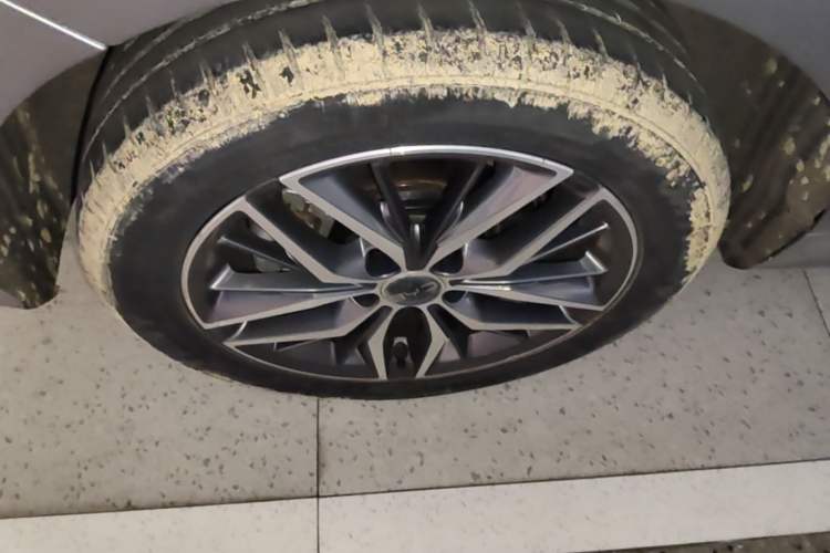 Used BYD Qin PLUS 2021 DM-i 120KM Prestige Model Right Rear Wheel Hub