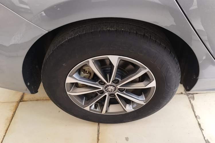 Used BYD Qin PLUS 2021 DM-i 55KM Prestige Model Right Rear Wheel Hub