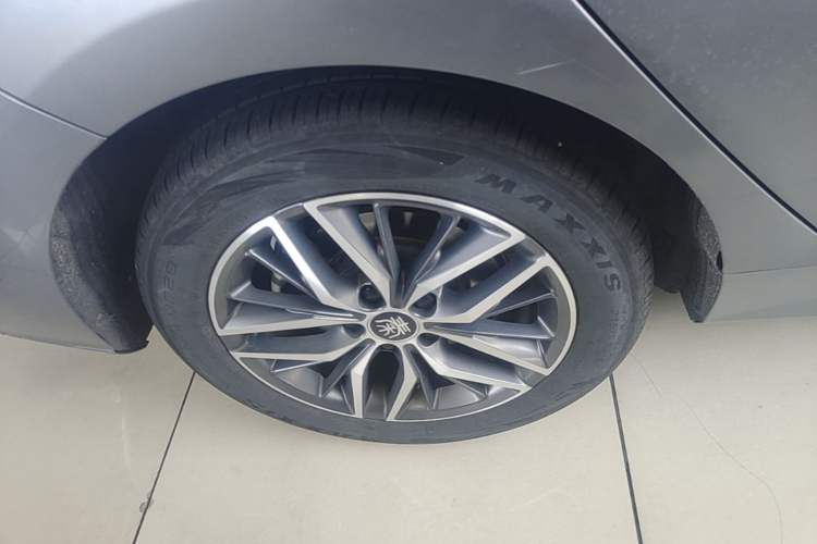 Used BYD Qin PLUS 2021 DM-i 55KM Flagship Model Right Rear Wheel Hub
