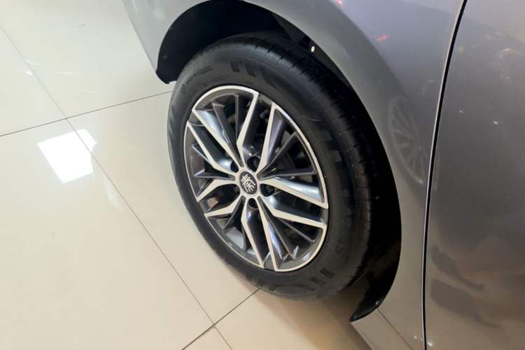 Used BYD Qin PLUS 2021 DM-i 55KM Flagship Model Right Rear Wheel Hub