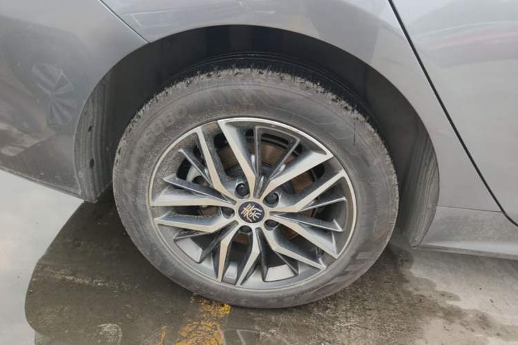 Used BYD Qin PLUS 2021 DM-i 55KM Flagship Model Right Rear Wheel Hub