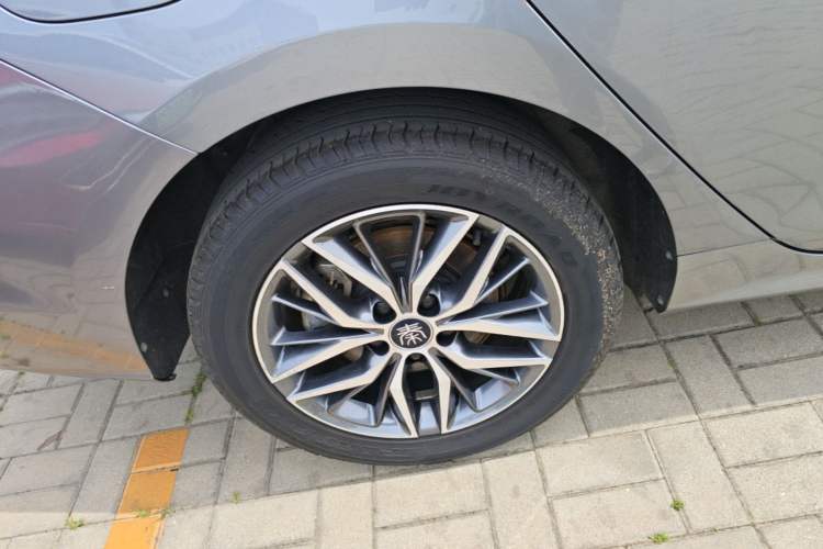 Used BYD Qin PLUS 2021 DM-i 120KM Prestige Model Right Rear Wheel Hub