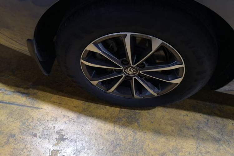 Used BYD Qin PLUS 2021 DM-i 55KM Prestige Model Right Rear Wheel Hub