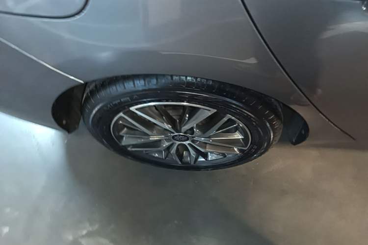 Used BYD Qin PLUS 2021 DM-i 55KM Flagship Model Right Rear Wheel Hub