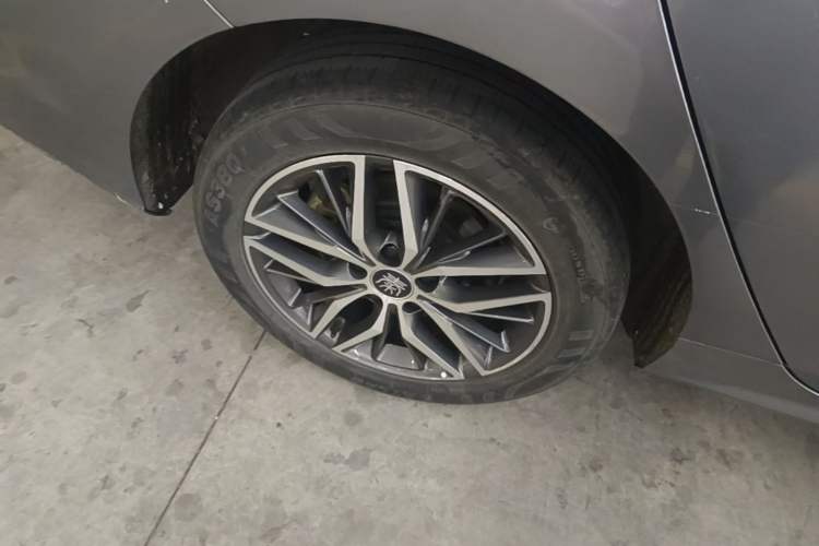 Used BYD Qin PLUS 2021 DM-i 120KM Prestige Model Right Rear Wheel Hub
