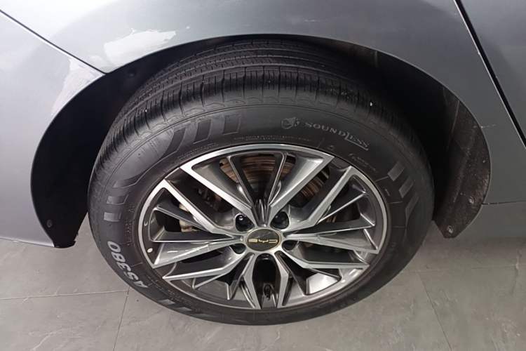 Used BYD Qin PLUS 2021 DM-i 120KM Flagship Model Right Rear Wheel Hub