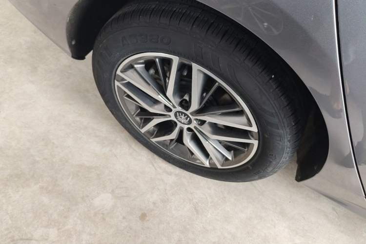 Used BYD Qin PLUS 2021 DM-i 55KM Flagship Model Right Rear Wheel Hub