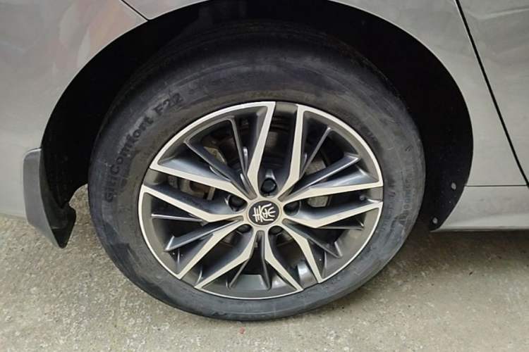 Used BYD Qin PLUS 2021 DM-i 55KM Flagship Model Right Rear Wheel Hub