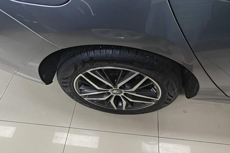 Used BYD Qin PLUS 2021 DM-i 120KM Flagship Model Right Rear Wheel Hub