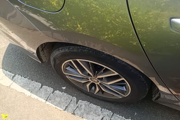 Used BYD Qin PLUS 2021 EV 500KM Luxury Model Right Rear Wheel Hub