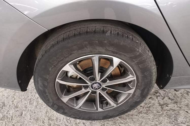 Used BYD Qin PLUS 2021 DM-i 55KM Prestige Model Right Rear Wheel Hub