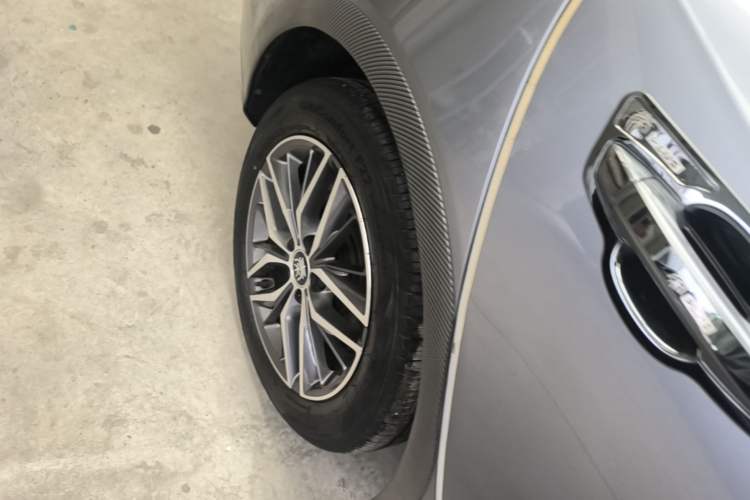 Used BYD Qin PLUS 2021 DM-i 55KM Flagship Model Right Rear Wheel Hub