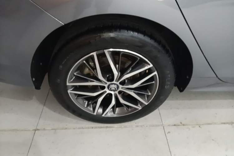 Used BYD Qin PLUS 2021 DM-i 55KM Flagship Model Right Rear Wheel Hub