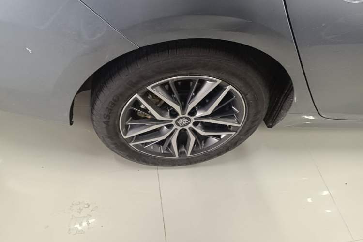 Used BYD Qin PLUS 2021 DM-i 55KM Flagship Model Right Rear Wheel Hub