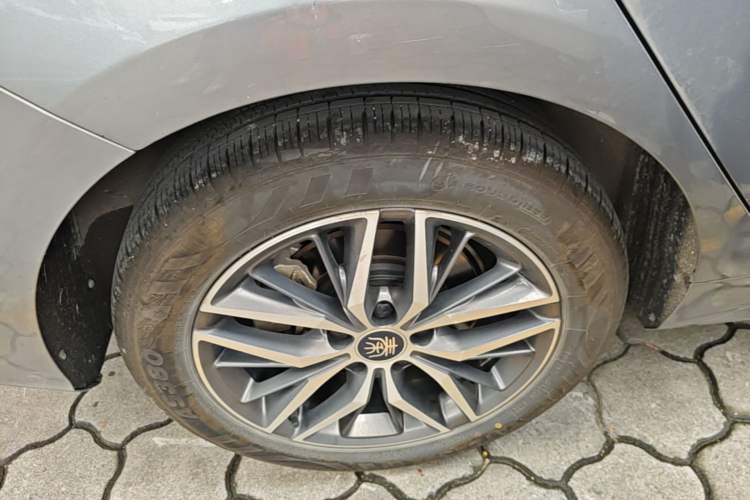 Used BYD Qin PLUS 2021 DM-i 55KM Flagship Model Right Rear Wheel Hub