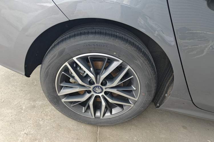 Used BYD Qin PLUS 2021 DM-i 55KM Flagship Model Right Rear Wheel Hub