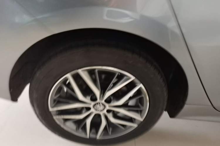 Used BYD Qin PLUS 2021 DM-i 120KM Flagship Model Right Rear Wheel Hub