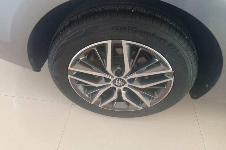 Used BYD Qin PLUS 2021 DM-i 55KM Flagship Model Right Rear Wheel Hub