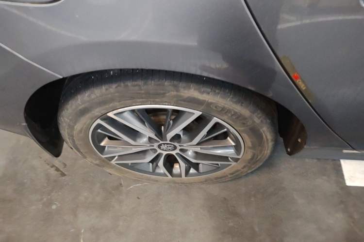 Used BYD Qin PLUS 2021 DM-i 55KM Flagship Model Right Rear Wheel Hub